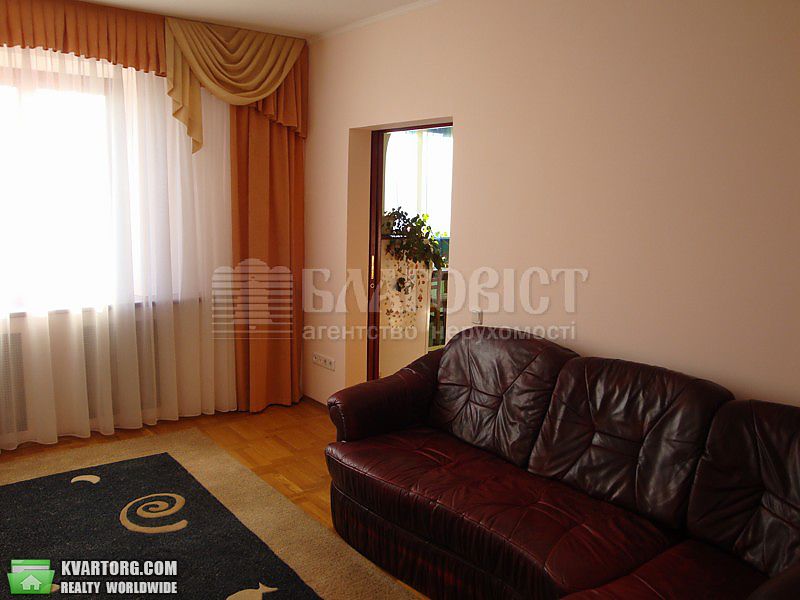 Rent out 3-room apartment. Киев,  Вишняковская — photo 1