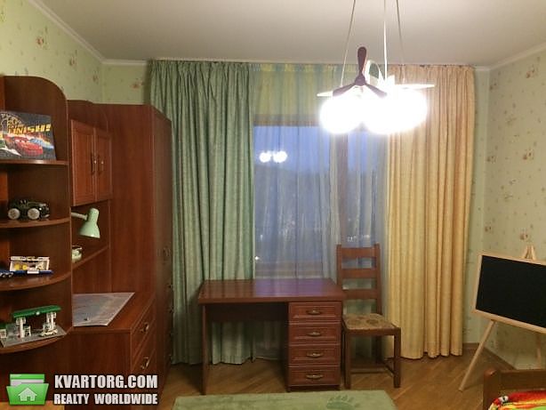 Rent out 3-room apartment. Киев,  Крейсера Авроры — photo 4