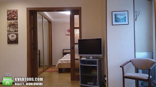 Rent out 2-room apartment. Киев,  Гусовского — photo 2