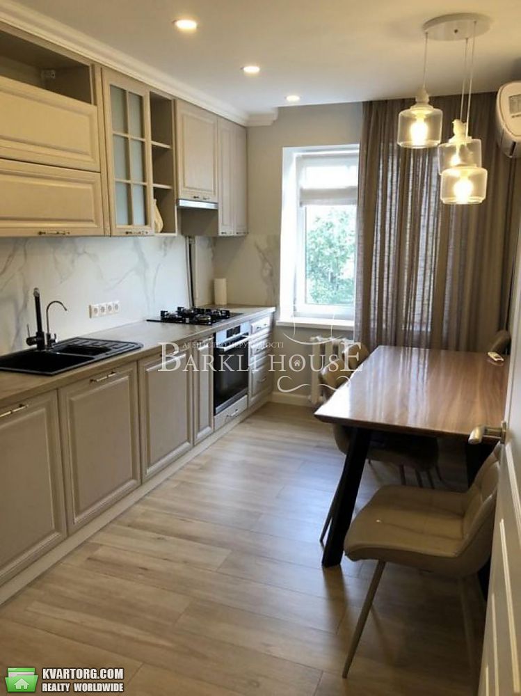 Rent out 3-room apartment. Киев,  Перова бул — photo 1