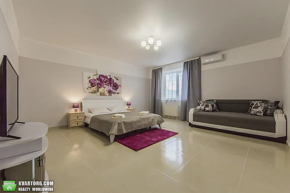 Rent out 1-room apartment. Киев,  Гарматная — photo 1
