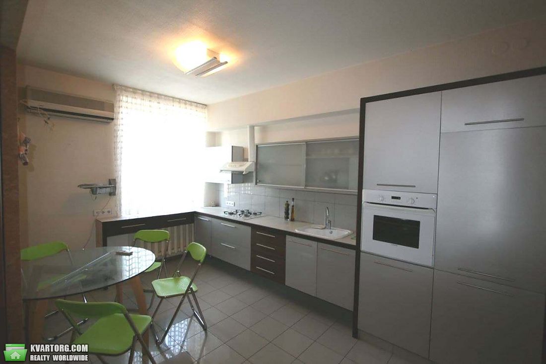 Sell 4-room apartment. Днепропетровск, Набережная Ленина — photo 1
