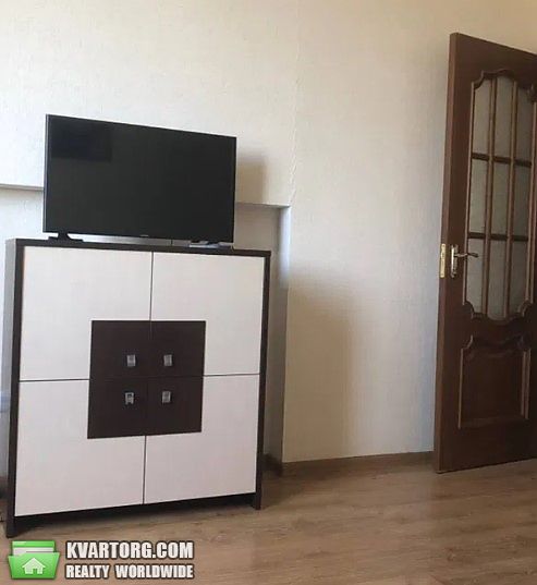 Rent out 2-room apartment. Киев, Полевая — photo 3