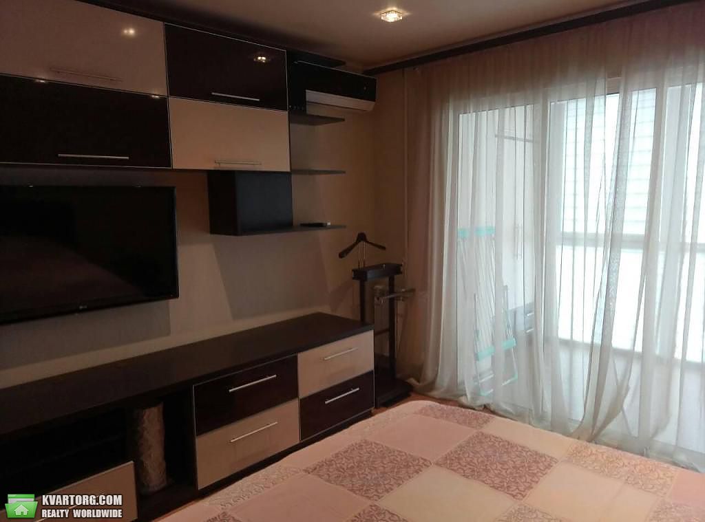 Rent out 3-room apartment. Киев,  Тарасовская — photo 4