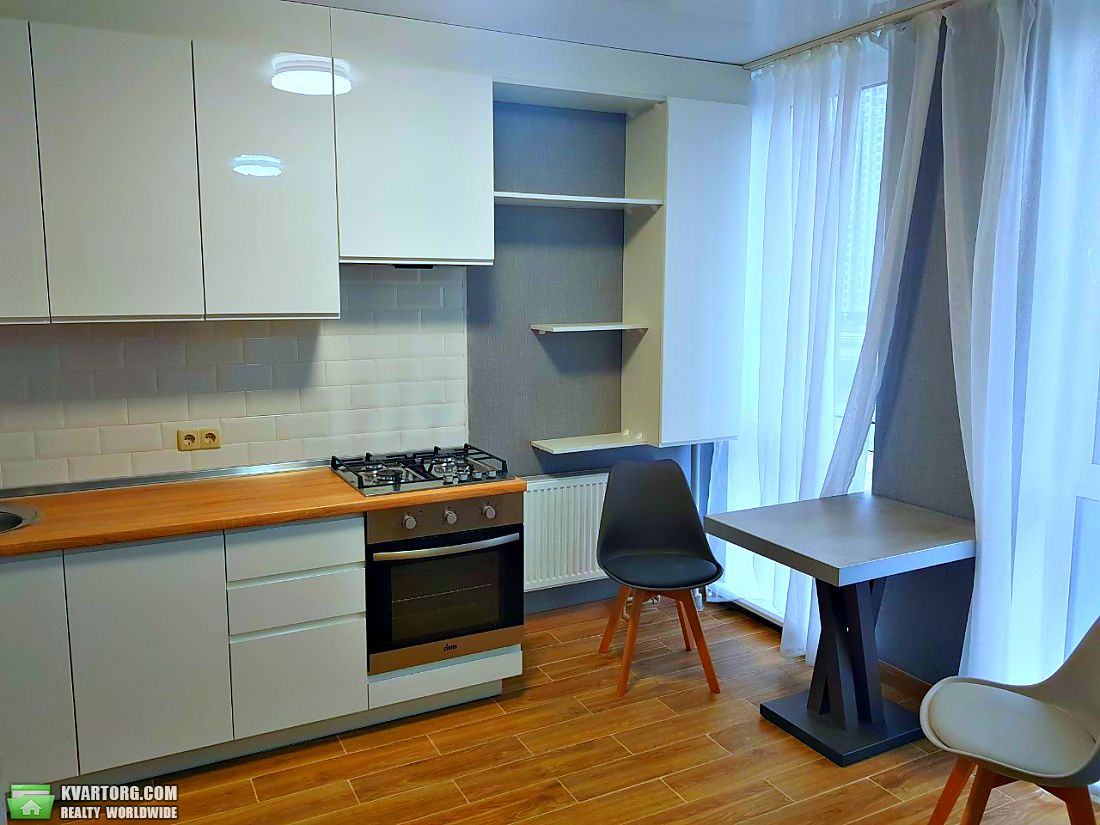 Rent out 1-room apartment. Киев,  Малоземельная — photo 2