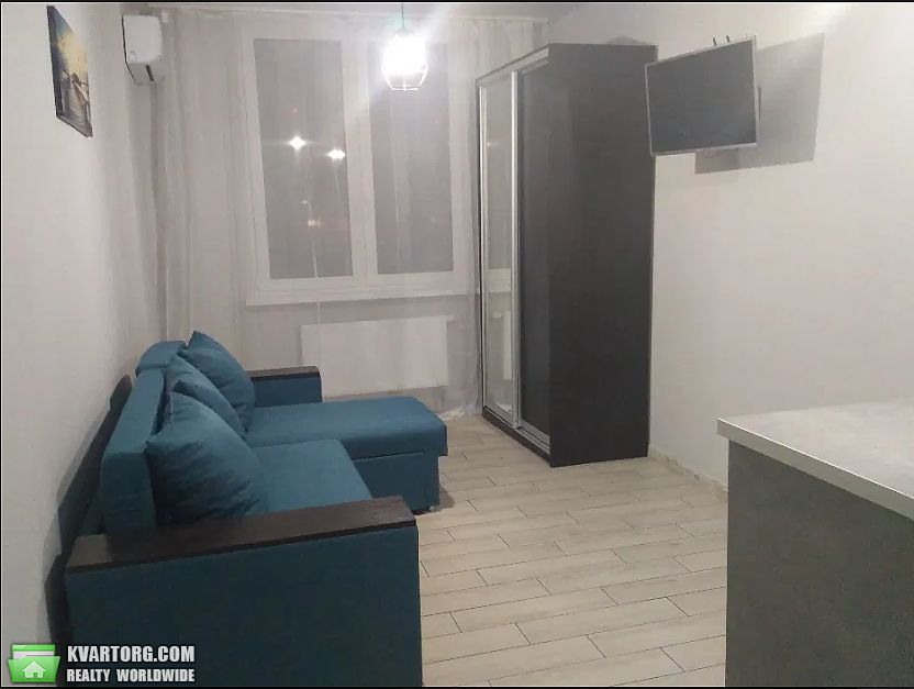 Rent out 1-room apartment. Киев,  Ясиноватский пер — photo 1