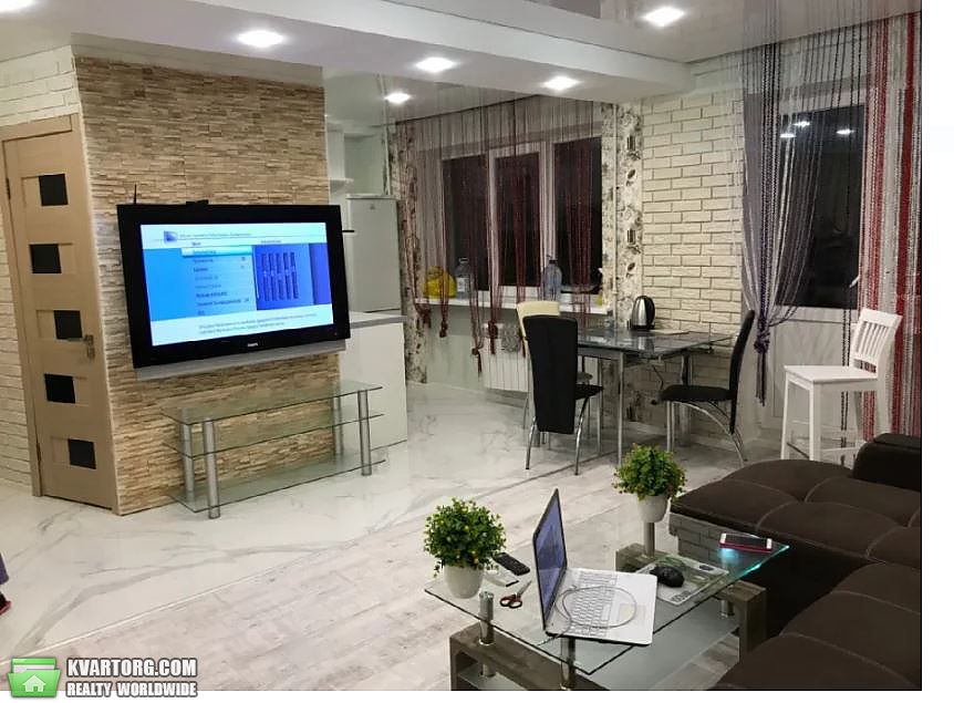 Rent out 2-room apartment. Киев,  Политехническая — photo 1