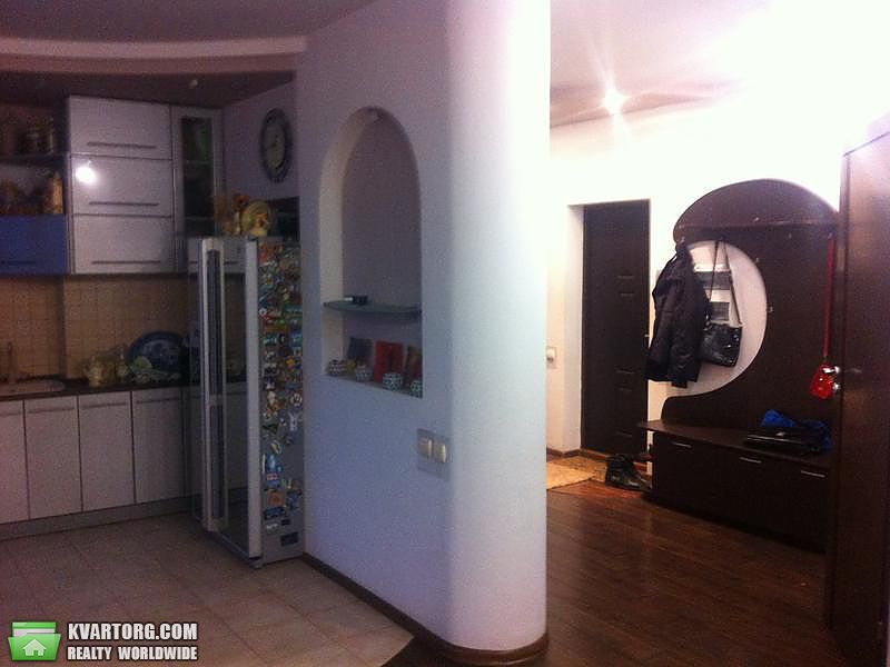 Rent out 3-room apartment. Киев,  Урловская — photo 8