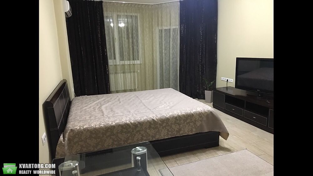 Rent out 1-room apartment. Киев,  Гетьмана — photo 1