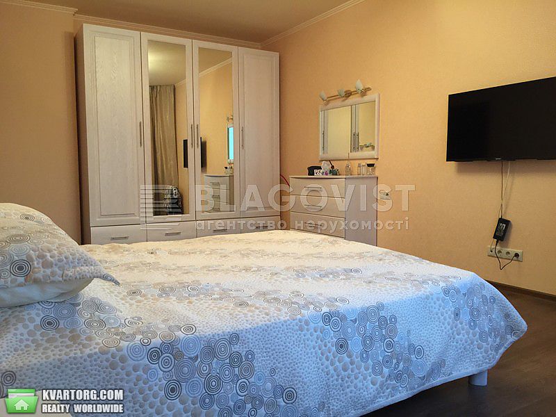 Rent out 4-room apartment. Киев,  Шевченко бул — photo 3