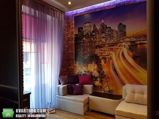 Rent out 1-room apartment. Киев,  Франко — photo 3