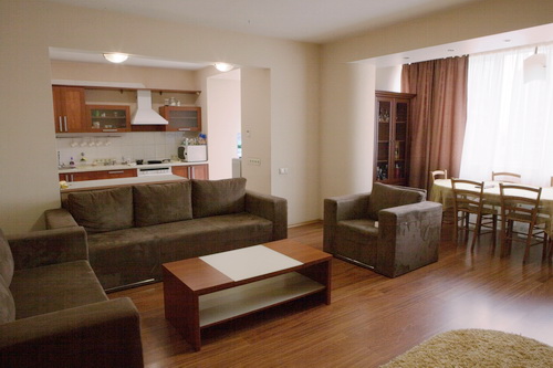 Rent out 3-room apartment. Киев,  Старонаводницкая — photo 1