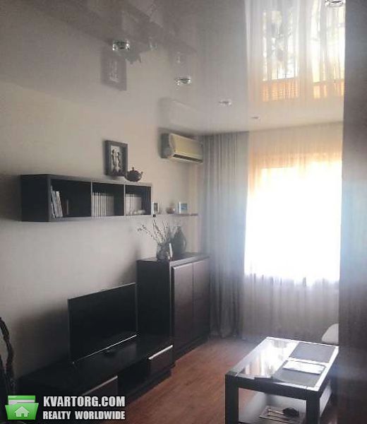 Sell 5-room apartment. Днепропетровск, Набережная Победы — photo 1