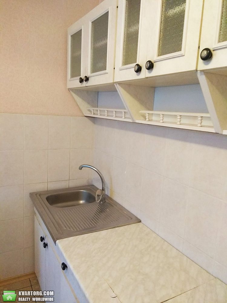 Rent out 2-room apartment. Киев, Здолбуновская ул. — photo 4