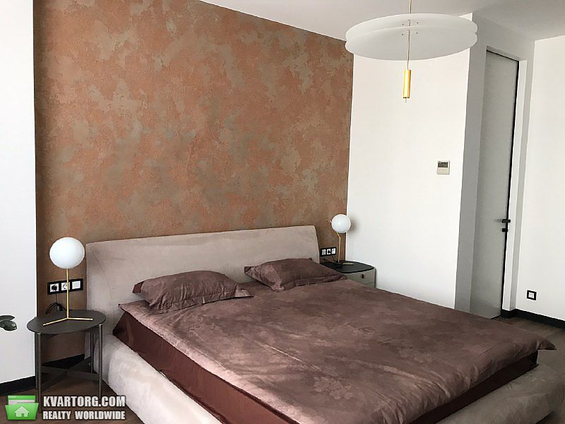 Rent out 4-room apartment. Киев, Драгомирова ул. — photo 4