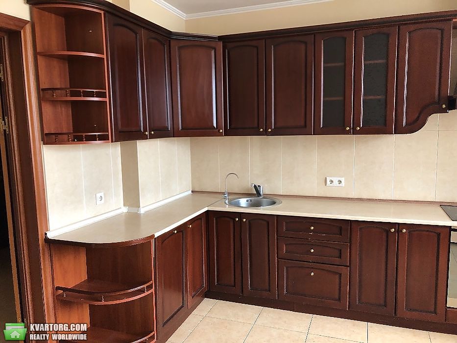 Rent out 3-room apartment. Киев,  Бажана — photo 1