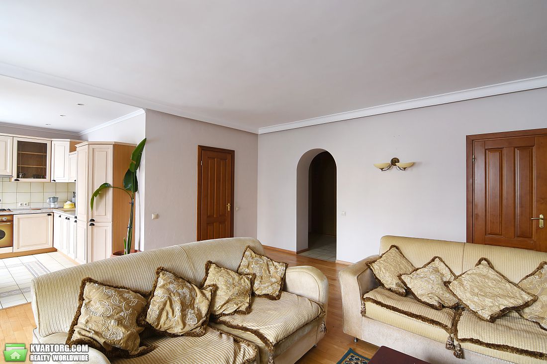 Rent out 2-room apartment. Киев,  Трехсвятительская — photo 2
