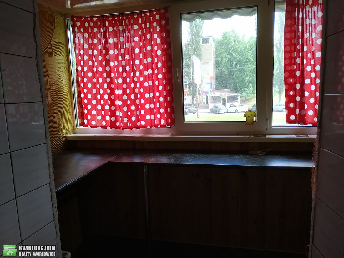 Rent out 4-room apartment. Киев,  Шолом-Алейхема — photo 1