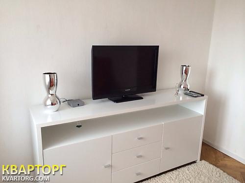 Rent out 2-room apartment. Киев, Сребнокольская — photo 2
