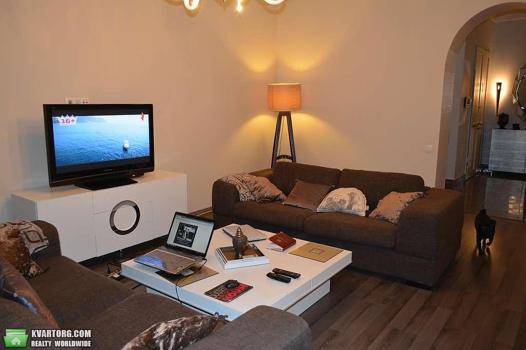 Rent out 4-room apartment. Киев,  Институтская — photo 1