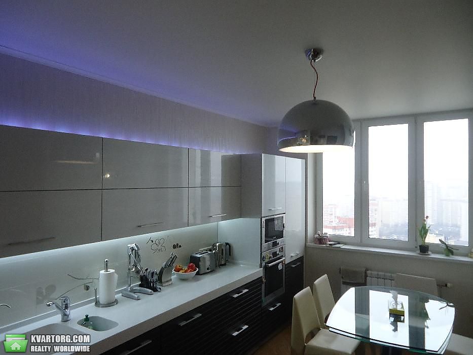Sell 3-room apartment. Киев,  Срибнокильская — photo 1