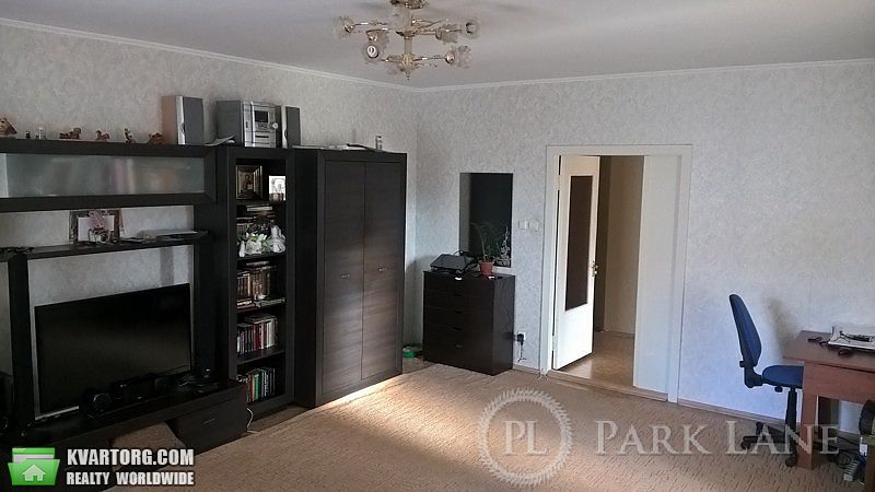 Sell 2-room apartment. Киев,  Срібнокільська, 2а. — photo 4