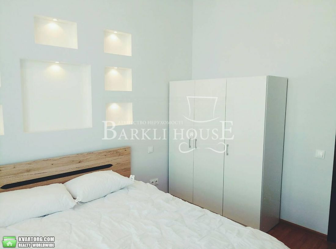 Rent out 3-room apartment. Киев,  Александровская — photo 5