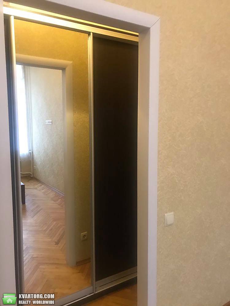 Rent out 3-room apartment. Киев,  Малоподвальная — photo 10