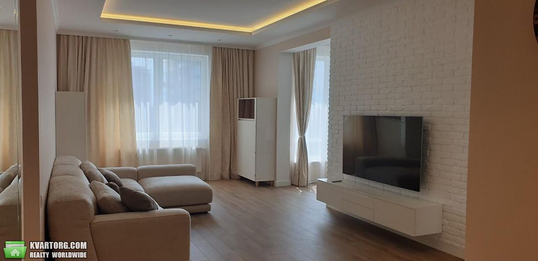 Rent out 2-room apartment. Киев, Деловая — photo 1