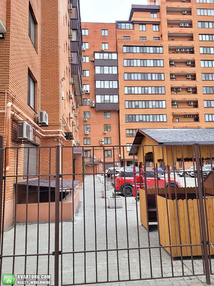 Sell 2-room apartment. Днепропетровск, Чекмарева — photo 1