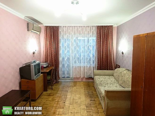 Sell 3-room apartment. Киев,  Комарова — photo 2