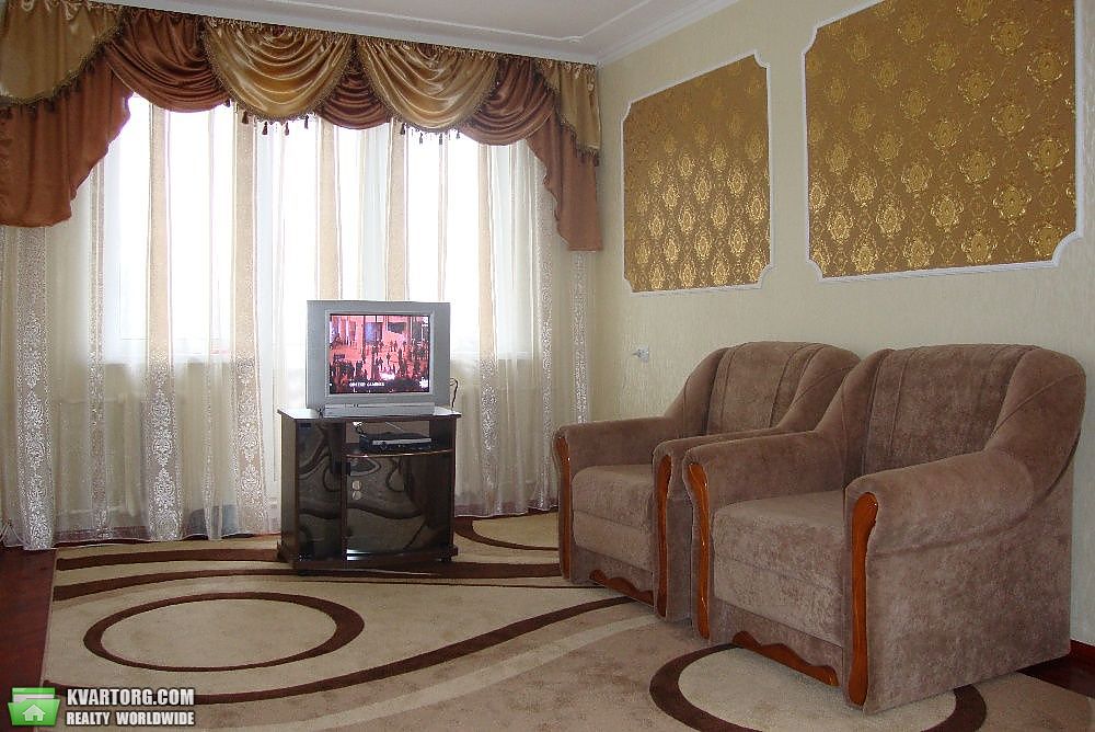 Rent out 2-room apartment. Киев,  Василенко — photo 1