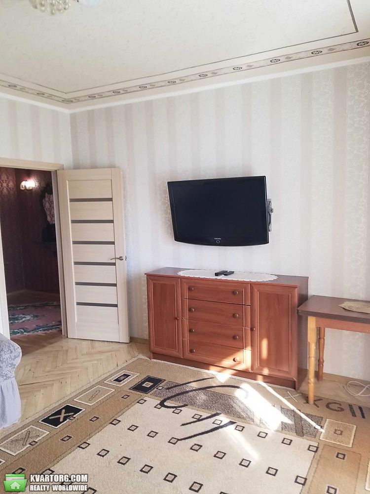 Rent out 3-room apartment. Киев, Алмазова — photo 1