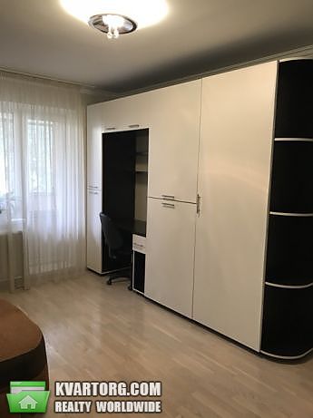 Rent out 2-room apartment. Киев,  Смолича — photo 2