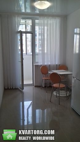 Rent out 2-room apartment. Киев,  Драгоманова — photo 2