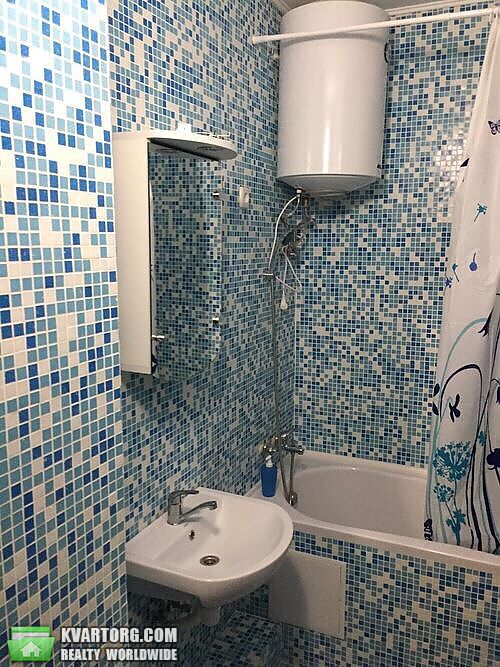 Rent out 2-room apartment. Киев,  Чавдар — photo 7