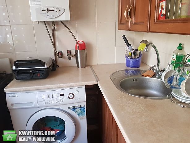 Sell 3-room apartment. Киев,  Депутатская — photo 1