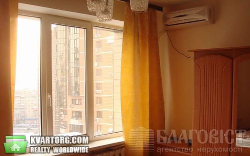 Sell 2-room apartment. Киев, Старонаводницкая — photo 1