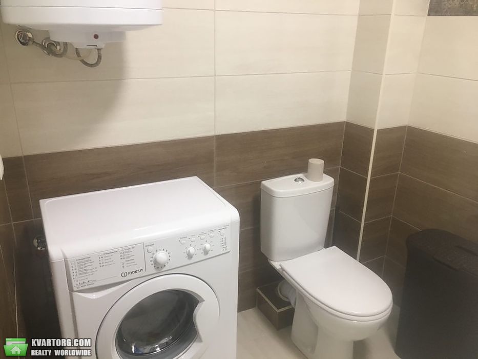Rent out 2-room apartment. Киев,  Феодосийская — photo 4