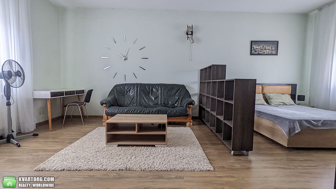 Rent out 1-room apartment. Киев,  Садовая Осокорки — photo 1