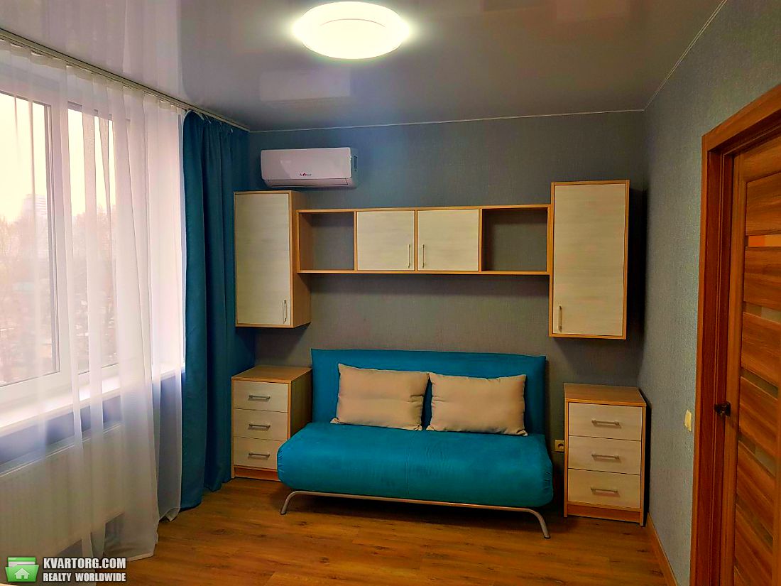 Rent out 1-room apartment. Киев,  Малоземельная — photo 4