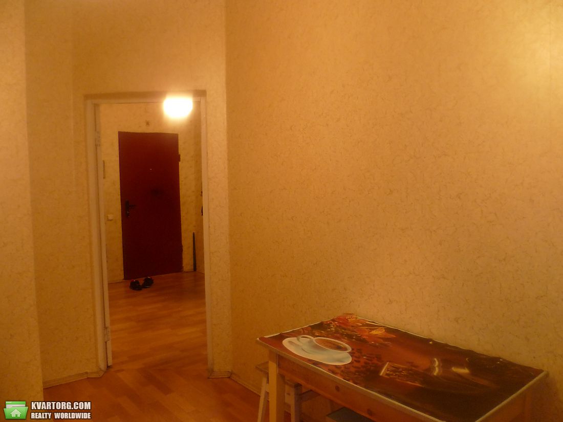Sell 1-room apartment. Киев,  Полесская — photo 9