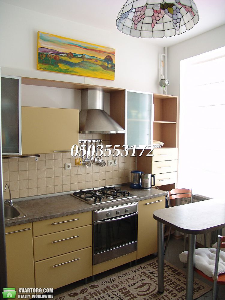 Rent out 3-room apartment. Киев,  Спасская — photo 1