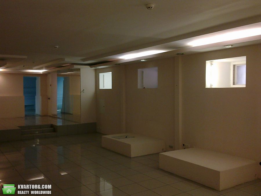 Rent out shop. Киев,  Богдана Хмельницкого — photo 1
