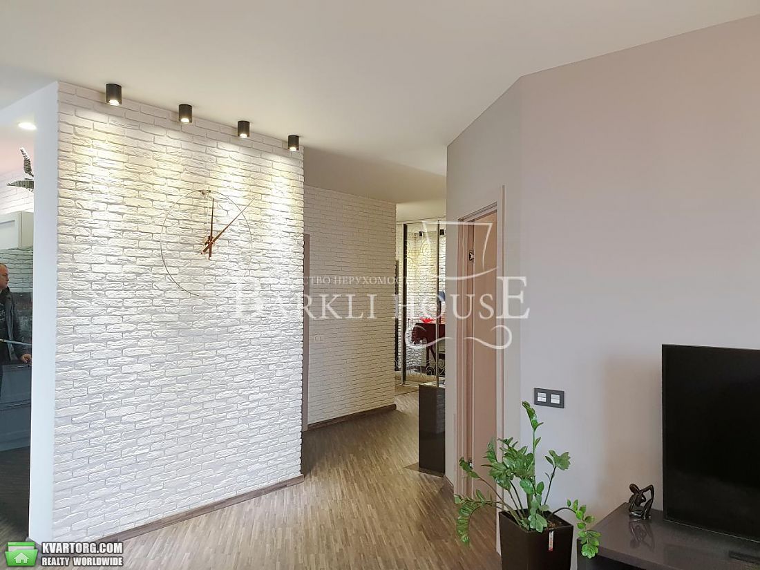 Rent out 2-room apartment. Киев, Сикорского — photo 4