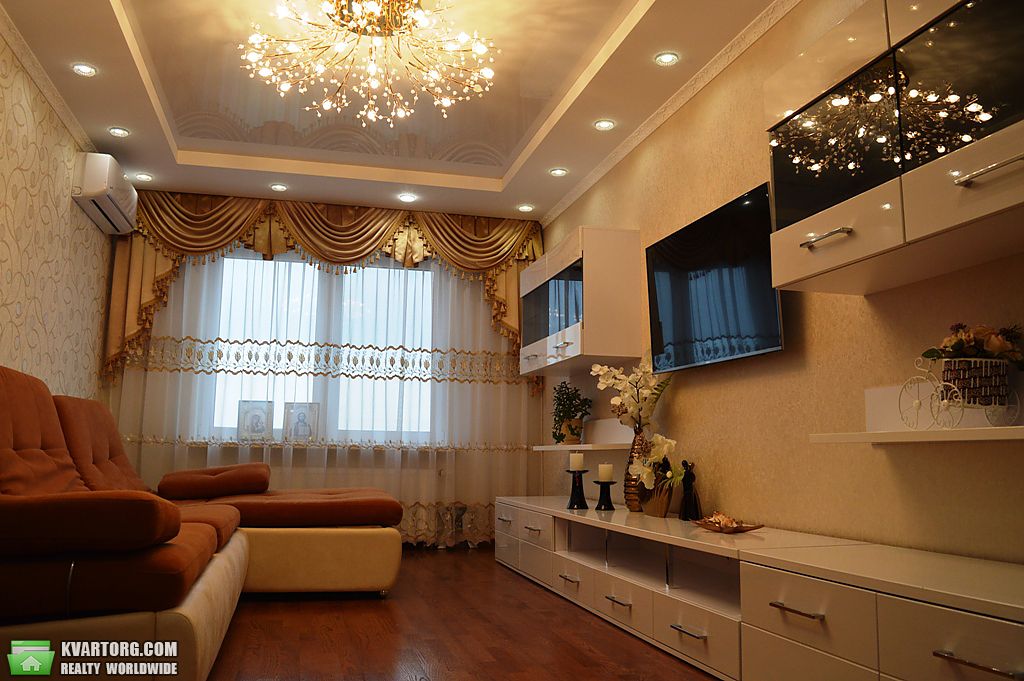 Sell 3-room apartment. Киев,  Милославская — photo 1