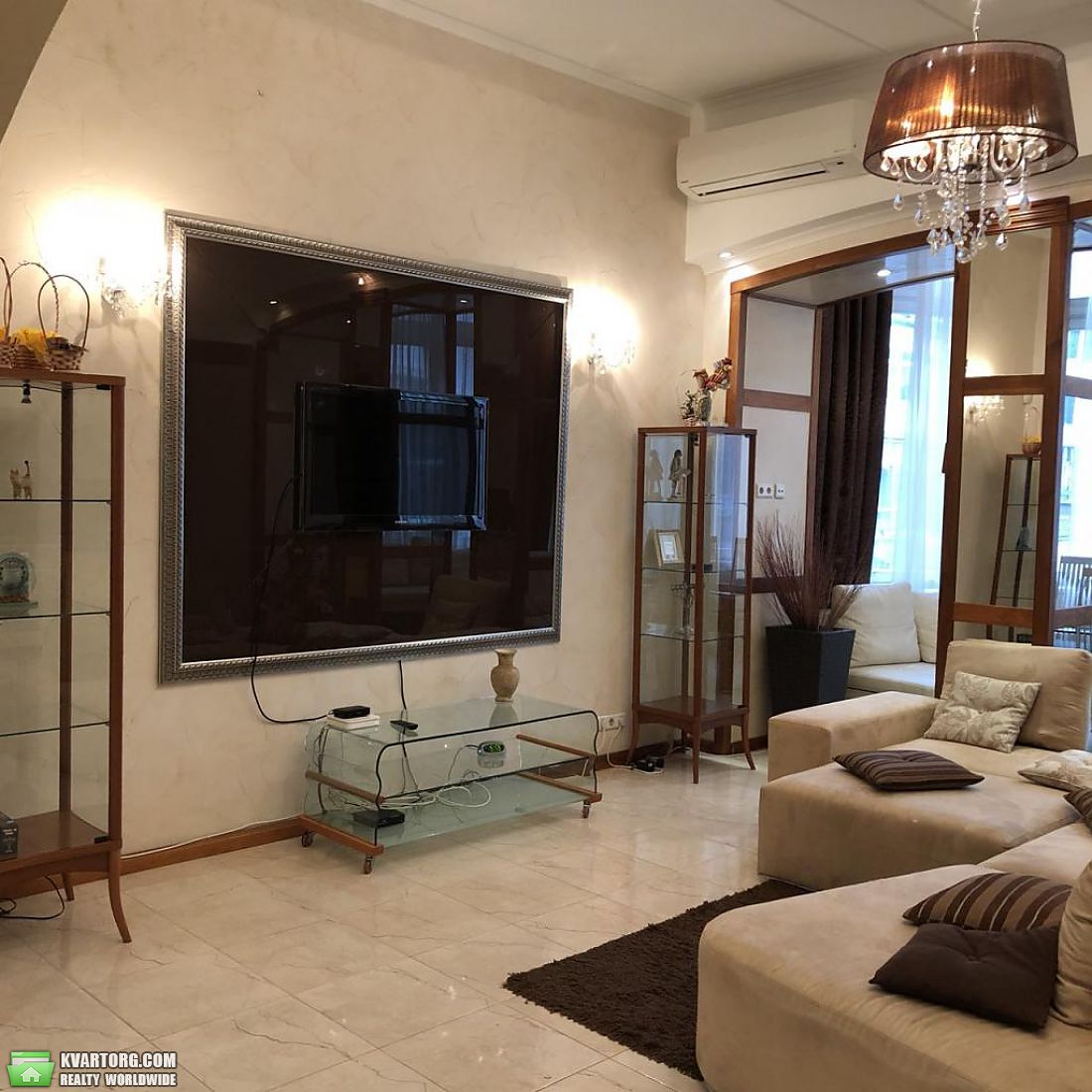 Rent out 3-room apartment. Киев,  Сечевых Стрельцов — photo 1