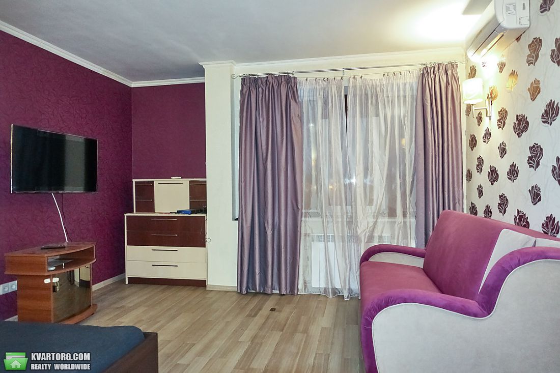 Rent out 1-room apartment. Киев,  Антоновича — photo 1
