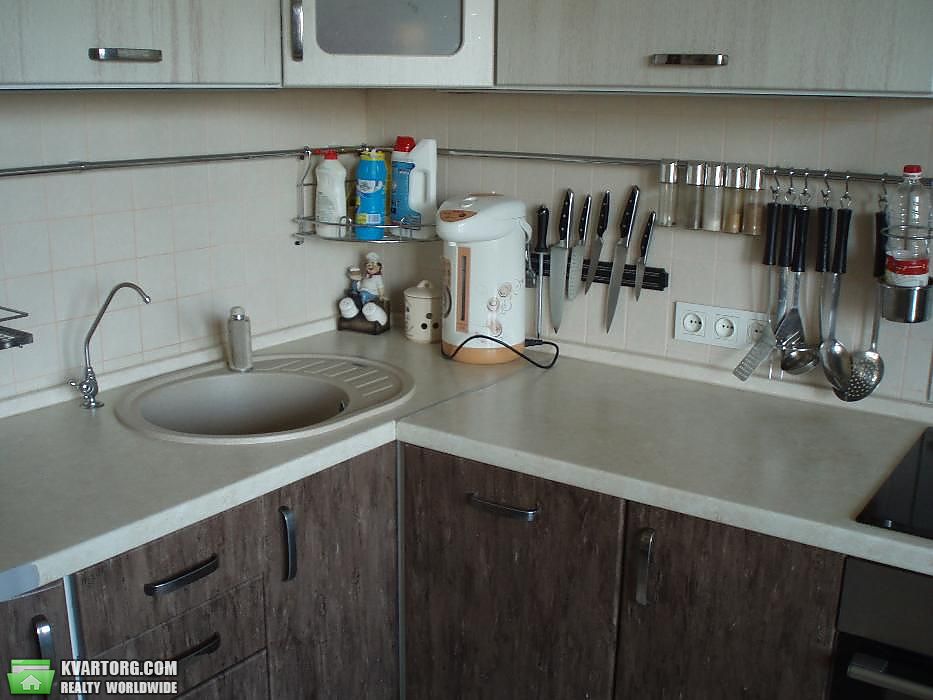 Sell 3-room apartment. Киев,  Калиновая — photo 1
