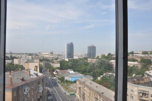 Rent out office. Киев, Кловский спуск — photo 1